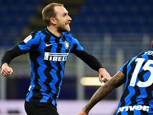 إيريكسن يحتفل بهدفه الحاسم