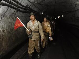 إنقاذ 11 من العمال العالقين منذ 14 يوما داخل منجم ذهب في الصين