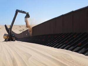 المكسيك ترحّب بتعليق بايدن بناء الجدار الحدودي