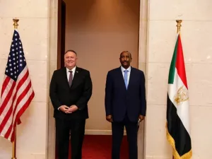 بومبيو يوقع على أمر شطب السودان من قائمة الإرهاب