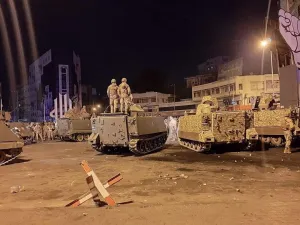أفرج الأمن عن ثلاثة محتجين  تم اعتقالهم خلال الاحتجاجات