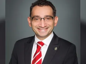 عمر الغبرا