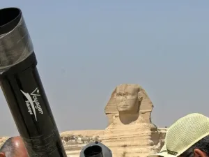خبراء المعهد القومي المصري للبحوث الفلكية يتابعون من القاهرة حركة كوكب فينوس سنة 2004