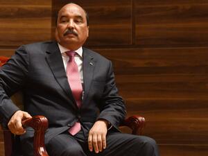 مستشفى حكومي بموريتانيا يفصل عاملين سمحا للرئيس السابق بزيارة مريضة