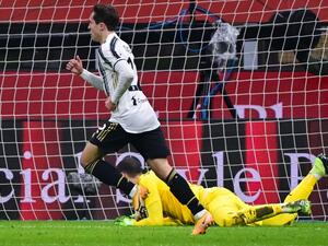 كييزا يقود يوفنتوس للفوز