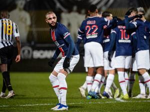 كورزاوا يحتفل بهدفه