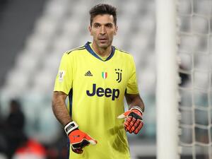 جيانلويجي بوفون يقود يوفنتوس للمربع الذهبي