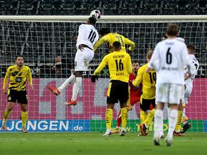 مونشنغلادباخ يضاعف متاعب دورتموند