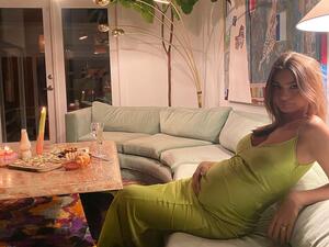 Emily Ratajkowski  (Instagram)