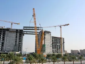 رأس الخيمة تدشن أطول جسر معلق في الإمارات الشمالية