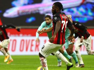 كيسي يقود ميلان لفوز جديد