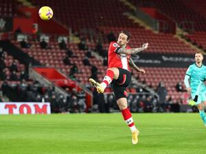 إينغز يسجل هدف اللقاء الوحيد بمهارة