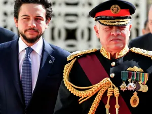 الملك الأردني عبدالله الثاني والأمير الحسين بن عبدالله الثاني ولي العهد