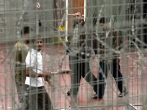 جميع السجون الإسرائيلية معرضة لتكون مراكز للوباء