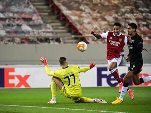 أوباميانغ يقود آرسنال للدور القادم