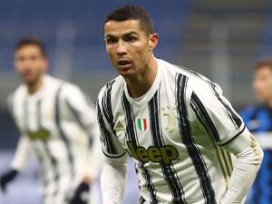 رونالدو يقود يوفنتوس للفوز