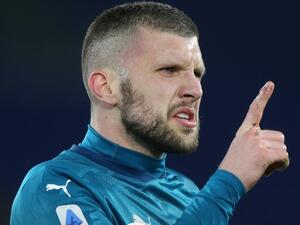 ريبيتش يحتفل بهدفه الحاسم قبل أن يغادر اللقاء بداعي الإصابة