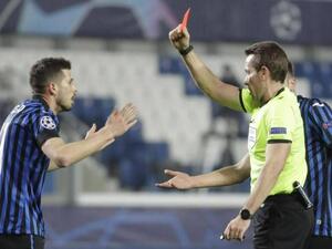 الحكم يطرد فرويلر بعد 17 دقيقة على بداية اللقاء