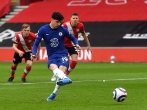 ماونت يدرك التعادل للبلوز