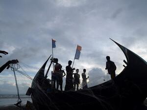 81 Rohingya Refugees adrift in the seat for two weeks 