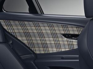 Bentley تطرح خيارات من نسيج التويد لمقصورات كامل مجموعة طرازاتها