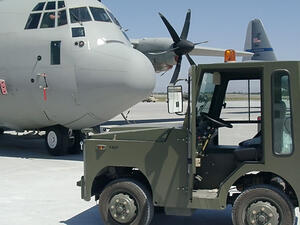 تمكن رجل من التسلل بنجاح إلى قاعدة أندروز الجوية القريبة من واشنطن