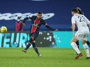 فوز جديد للباريسي