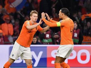 صورة أرشيفية لفان دايك ودي ليخت