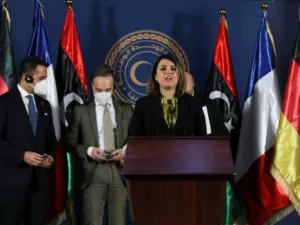 الصراع في ليبيا: وزراء خارجية فرنسا وألمانيا وإيطاليا في طرابلس