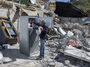 Israel Destroys Palestinian Homes 