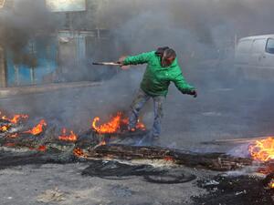 Lebanese protesting worse economic situation and currency falling