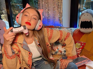 Gigi shares her daughter with boyfriend Zayn Malik, 28, whom she's been dating since 2015. 