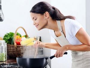 احرصي على فتح النوافذ بعد الانتهاء من طهي الطعام احرصي على فتح النوافذ بعد الانتهاء من طهي الطعام