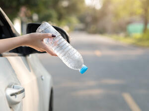 Keep your bag in your car initiative to protect the environment in Jordan