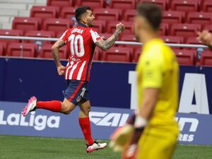 كوريا يحتفل بهدفه