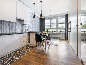 يكسر الأوساخ، ويجمع من المكونات القلوية للمساعدة في تحقيق درجة حموضة محايدة.  يكسر الأوساخ، ويجمع من المكونات القلوية للمساعدة في تحقيق درجة حموضة محايدة.