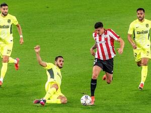 فوز مثير لبلباو يشعل المنافسة أكثر على لقب الدوري