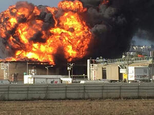 تمكنت الوحدات التابعة للمصنع من السيطرة على الحريق