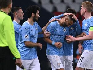 محرز يتألق مجدداً