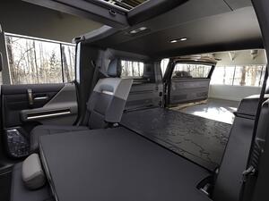 جي إم سي هامر EV SUV‘ توفر باقة بارزة من التقنيات الوظيفية الهادفة