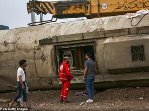 passenger train derails in Egypt