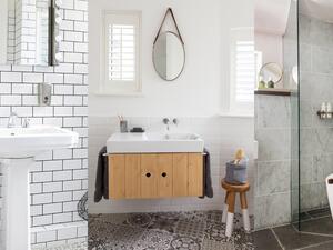 8 اقتراحات أنيقة وعصرية ستجعل حمامك الصغير يبدو أكبر