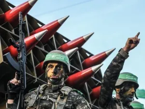 القسام تعلن قصف يفتاح وكفار عزة ومفلاسيم المحاذية لقطاع غزة