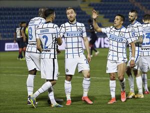 إنتر ميلان يظفر باللقب بعد طول غياب