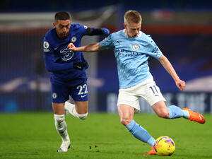 لمن ستكون الغلبة بين عملاقي إنجلترا؟