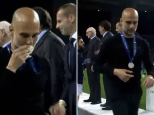 غوارديولا يقبل الميدالية الفضية