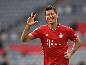 ليفاندوفسكي يسجل ثلاثية