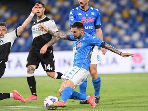 نابولي يسحق أودينيزي