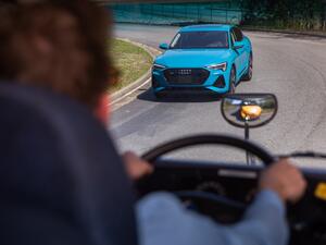 أودي تطور تقنية لاكتشاف مناطق المدارس وتفادي الحوادث