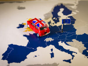 بريطانيا ترتفع في إنتاج السيارات بعد ركود بفعل إجراءات العزل قبل عام 